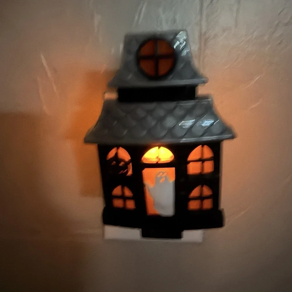 Bath & Body Works Wallflowers Plug Halloween OS Black Good Haunted House Ghost